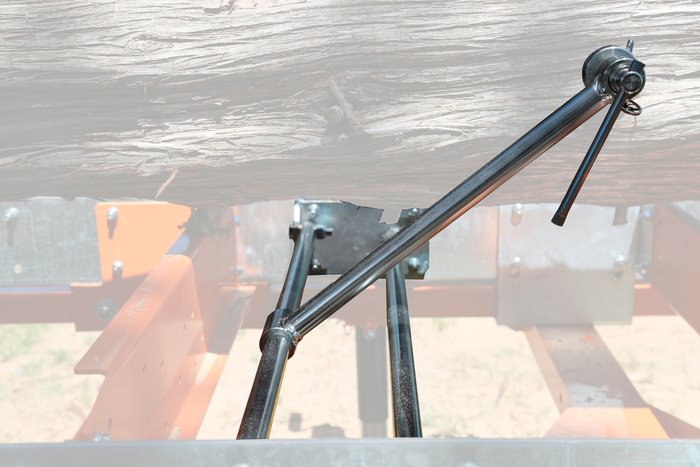 Norwood log fixation with holder for LM 30 sawmill