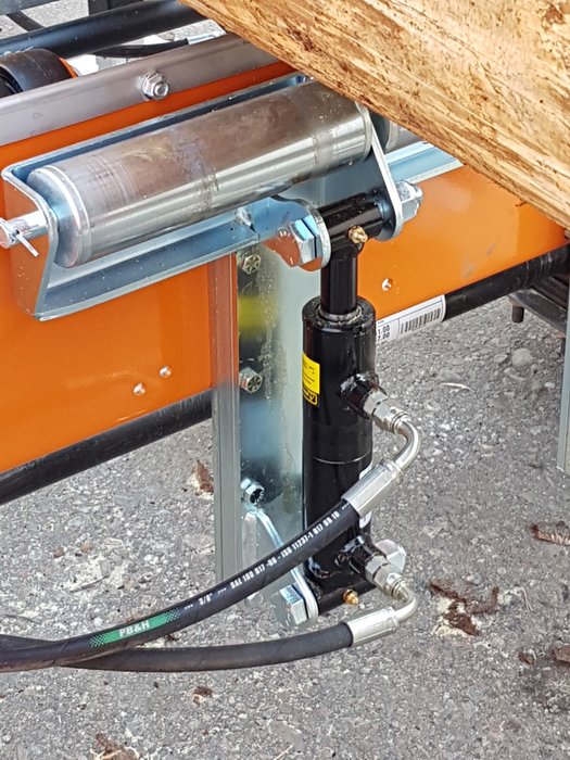 Norwood hydraulic leveller