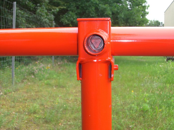 Surcharge for triangular locking system