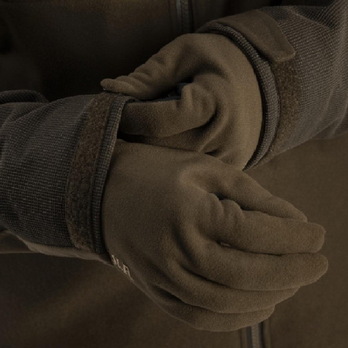 Cimdi Harkila kalnu mednieka, Medību zaļi