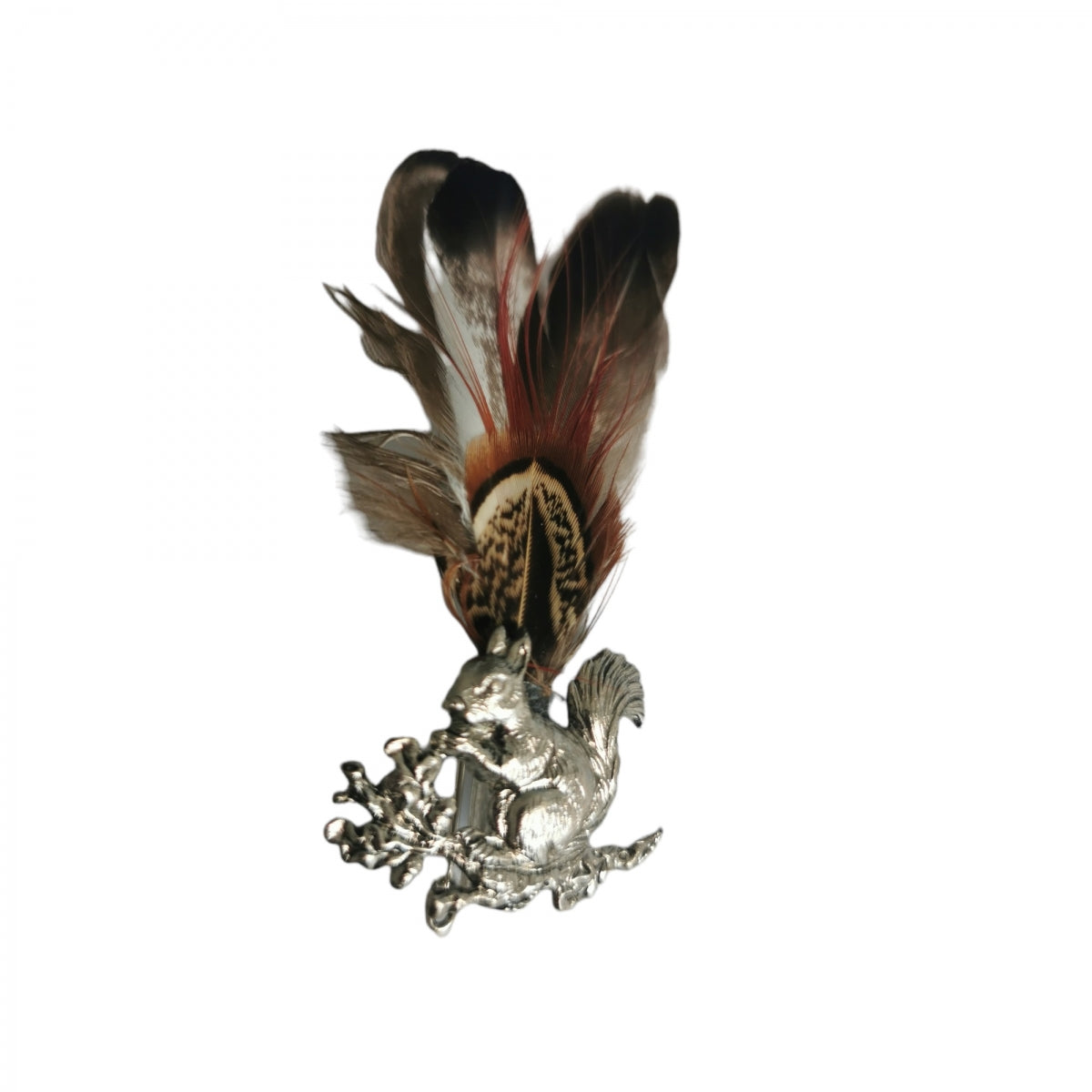 Piespraude ar spalvas un vāveres motīvu