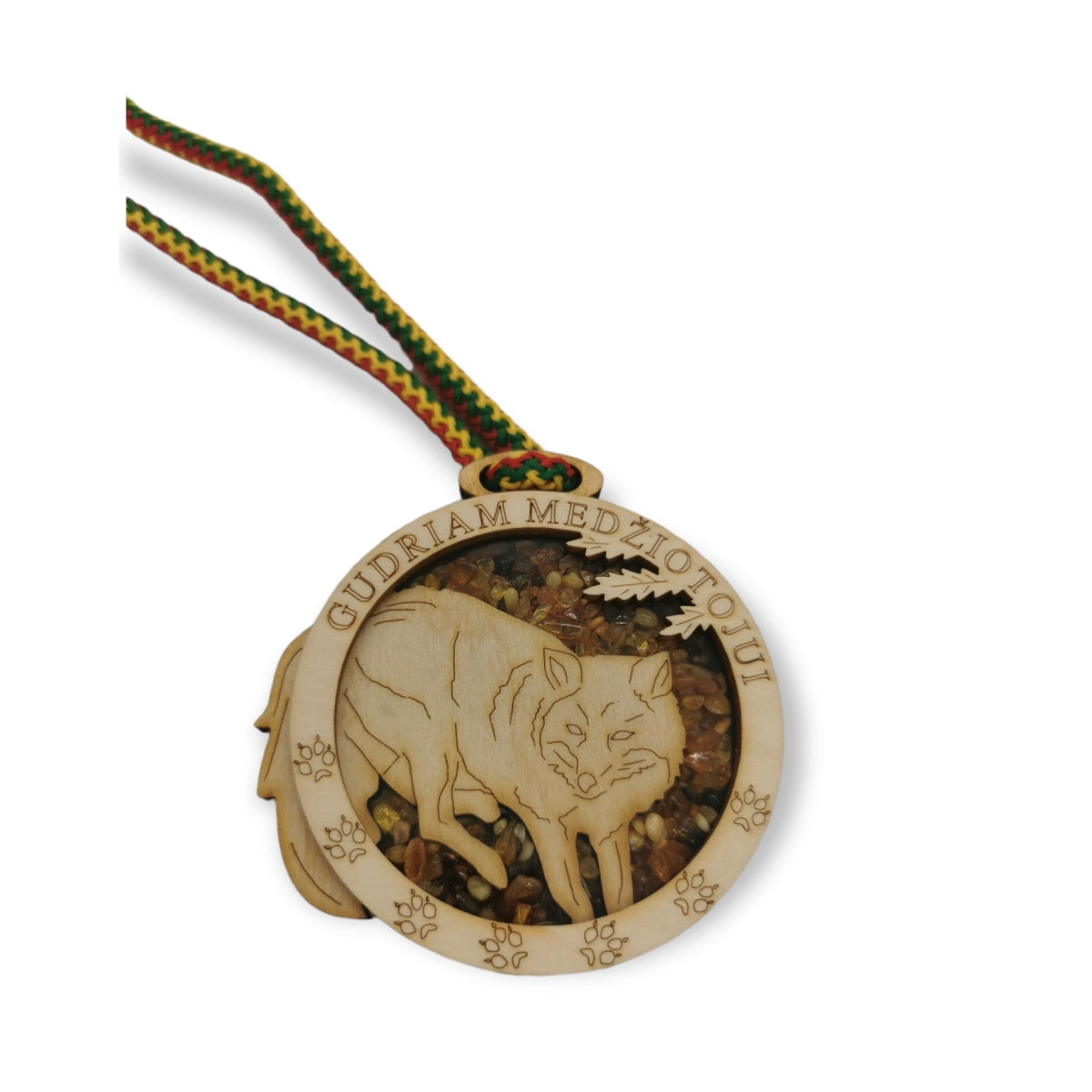 Medaļa ar dzintaru un lapsu