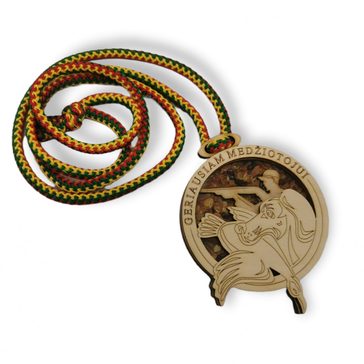 Medaļa ar dzintaru un attēlu