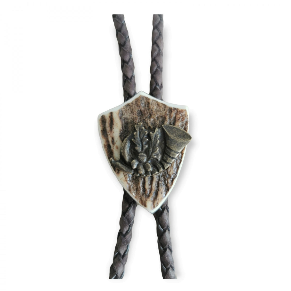 Medaljons ar tamborētas ādas siksnu