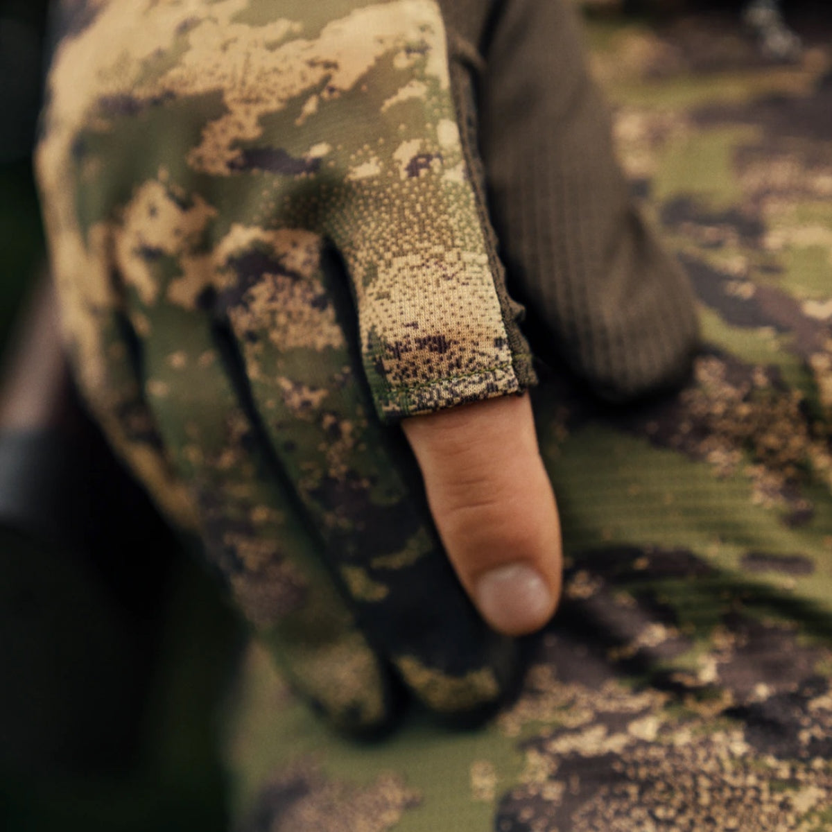 Cimdi HARKILA Deer Stalker camo mesh AXIS MSP®Forest