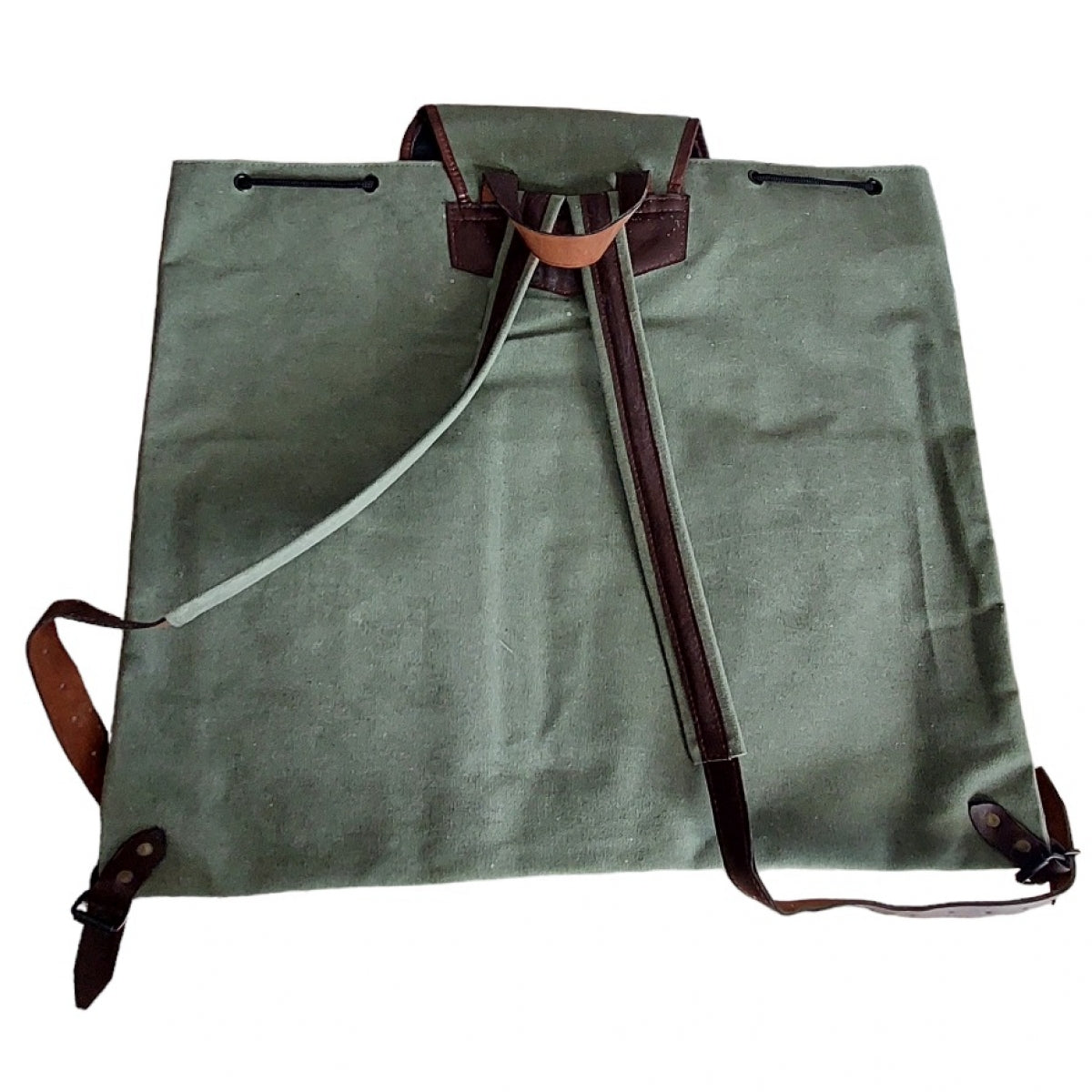 Backpack with three pockets (green) [auto-import]