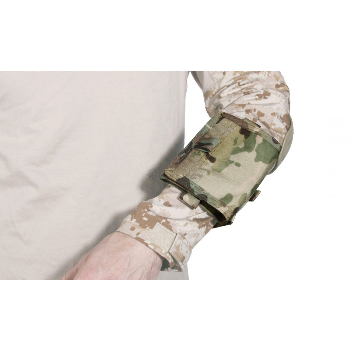 Kartes turētājs GERONIMO ARM MULTICAM